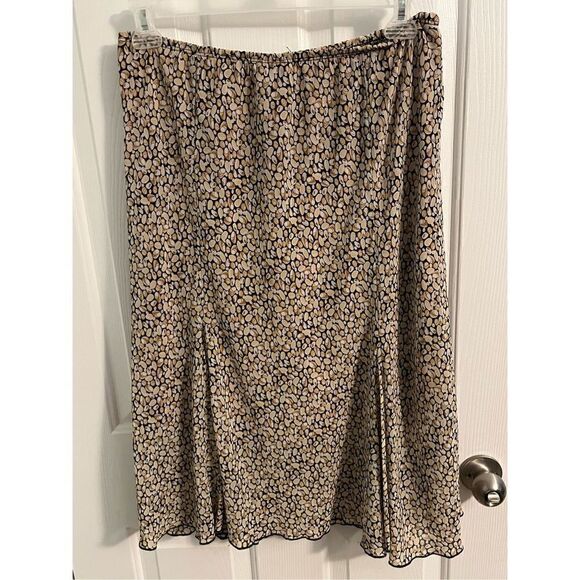 Cute lightweight flowy tan and black skirt. Barbara Garfield. Size 14 - Picture 6 of 6